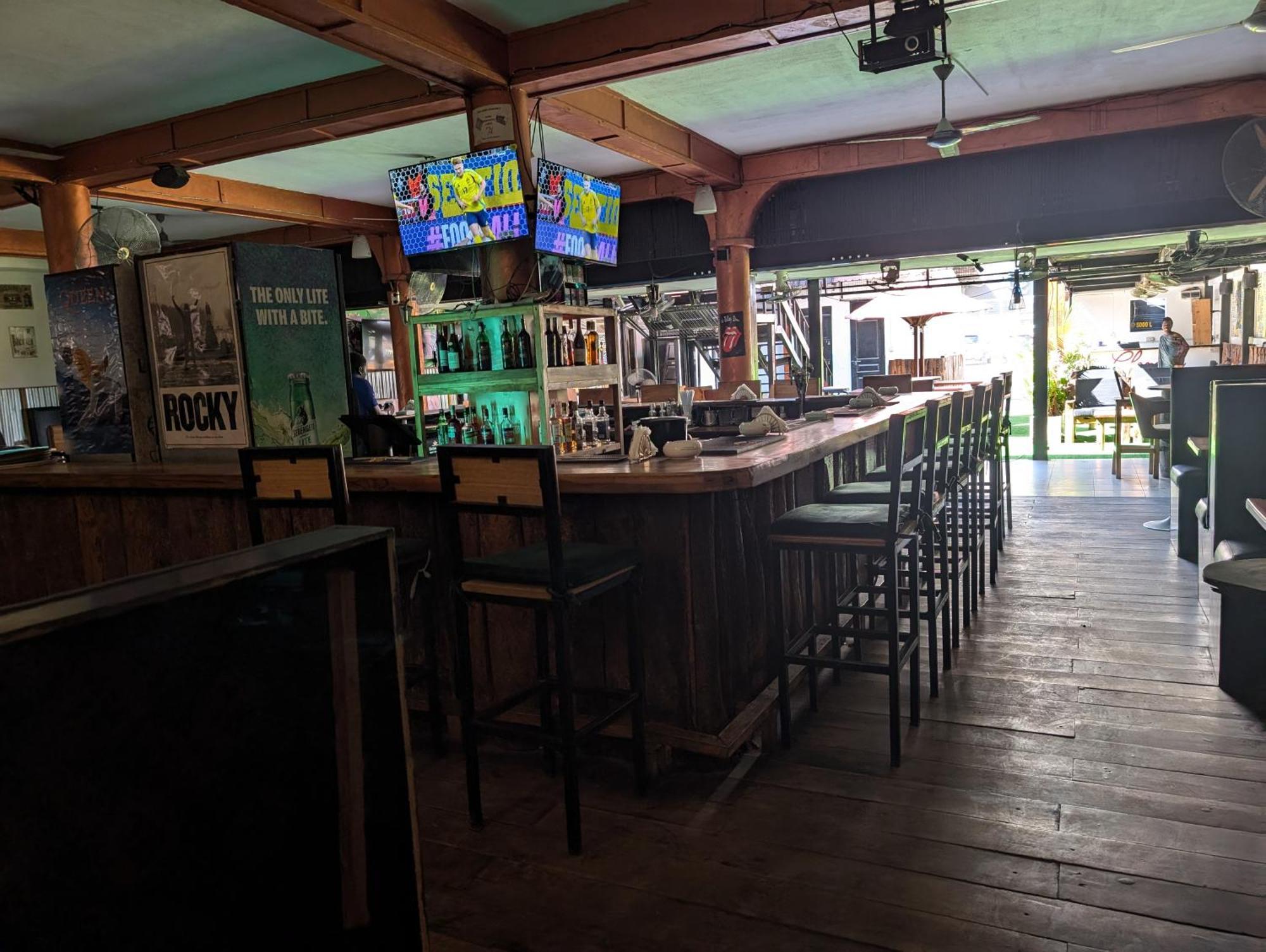 Q-Bar & Guesthouse Dar es Salaam Luaran gambar
