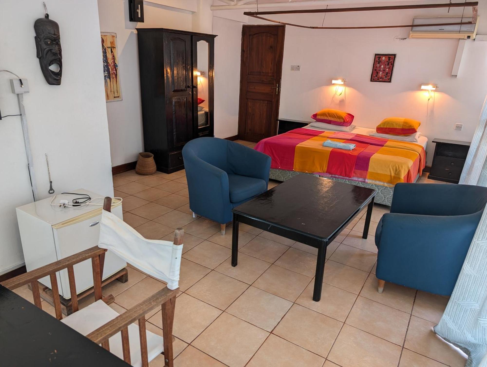Q-Bar & Guesthouse Dar es Salaam Luaran gambar