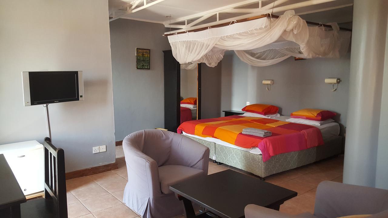 Q-Bar & Guesthouse Dar es Salaam Luaran gambar