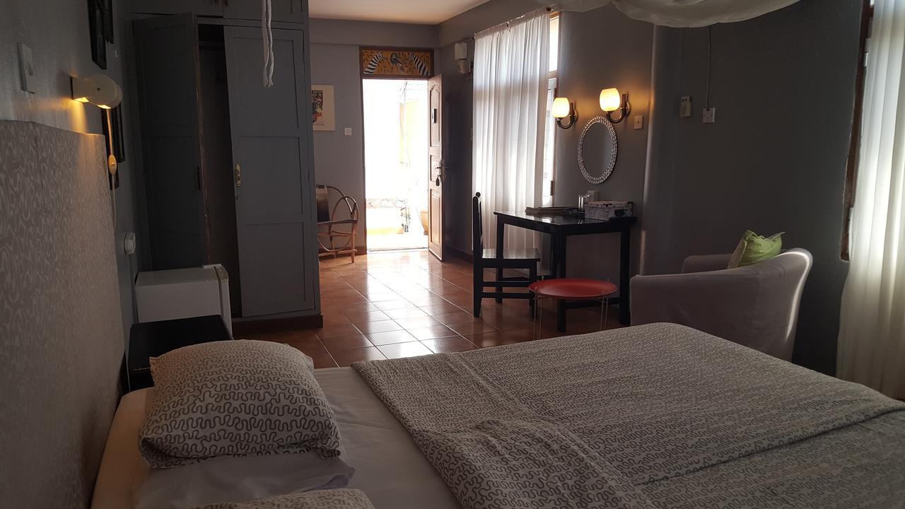 Q-Bar & Guesthouse Dar es Salaam Luaran gambar