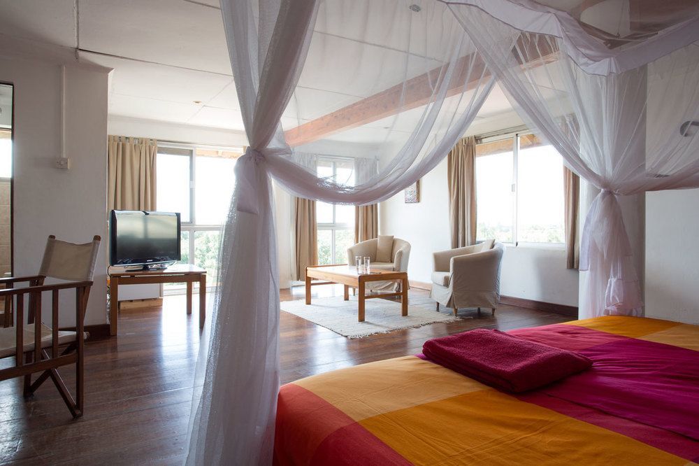 Q-Bar & Guesthouse Dar es Salaam Luaran gambar